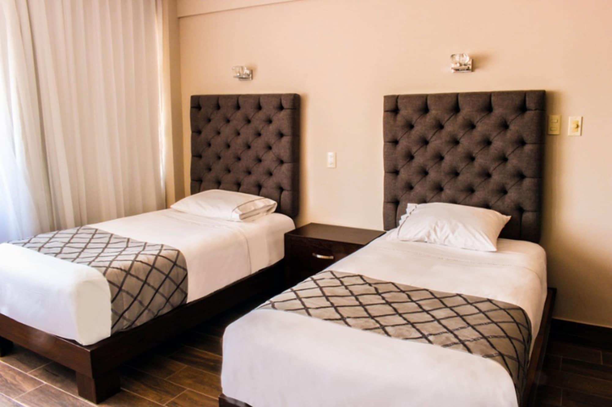 לאון Hotel Senorial Platino מראה חיצוני תמונה