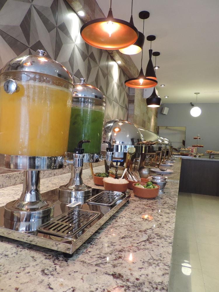 לאון Hotel Senorial Platino מראה חיצוני תמונה