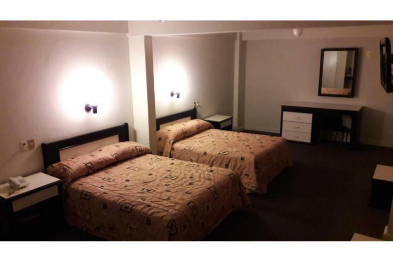 לאון Hotel Senorial Platino מראה חיצוני תמונה